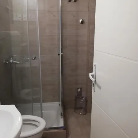 Apartman Emova プーラ