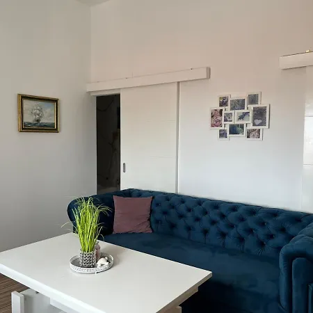 Apartment Apartman Emova *
