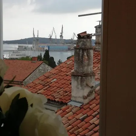 Apartman Emova * Pula